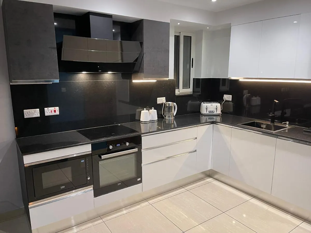 Spinola Bay Apt - Beatiful 3-Double Bed Apt Near Beach In Prime Location Saint Julian's Διαμέρισμα